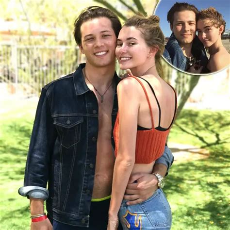 how is leo howard dating